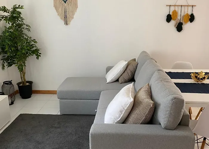 Lovely And Cozy Quiaios 1 Bed Apartment